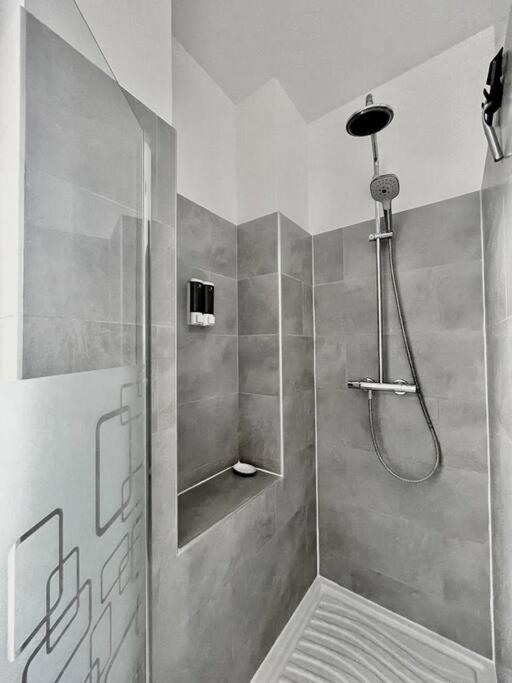 Gustave - Charming Eiffel Tower Appartement - باريس المظهر الخارجي الصورة