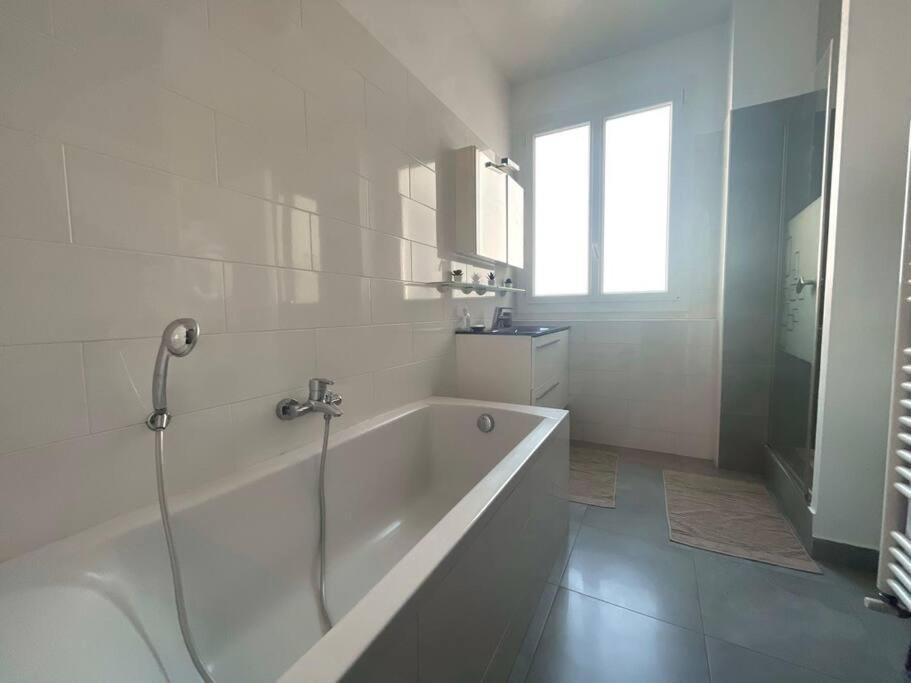 Gustave - Charming Eiffel Tower Appartement - باريس المظهر الخارجي الصورة